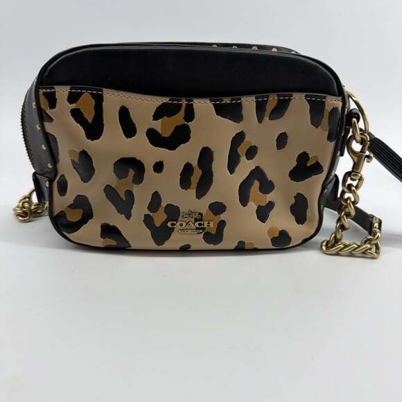 Coach Handbags - Coach Jamie Camera Bag in Signature Canvas with a Leopard Print Adjustable Strap